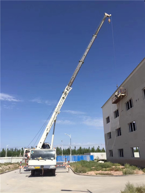 茂南区“轻装强干”—— 吊车的 “轻量化臂架” 技术